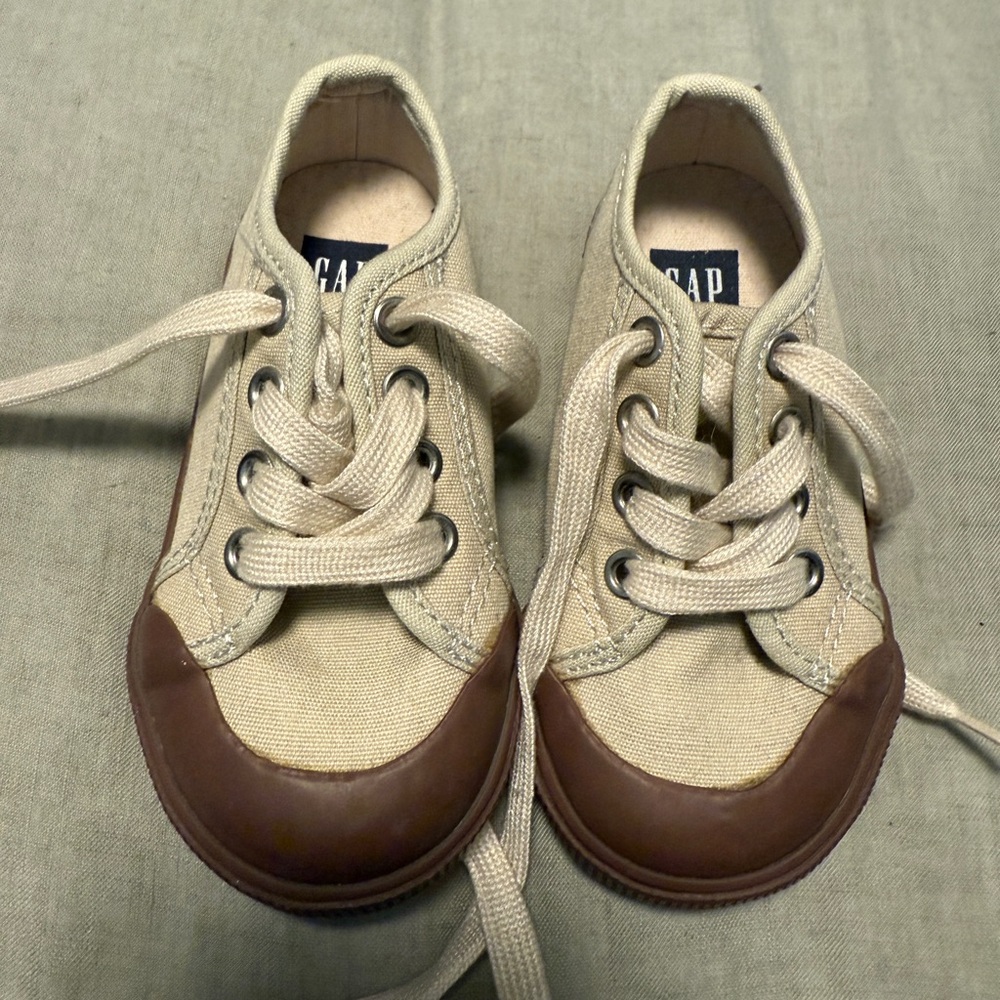HUF Kids Cream and Brown Sneakers